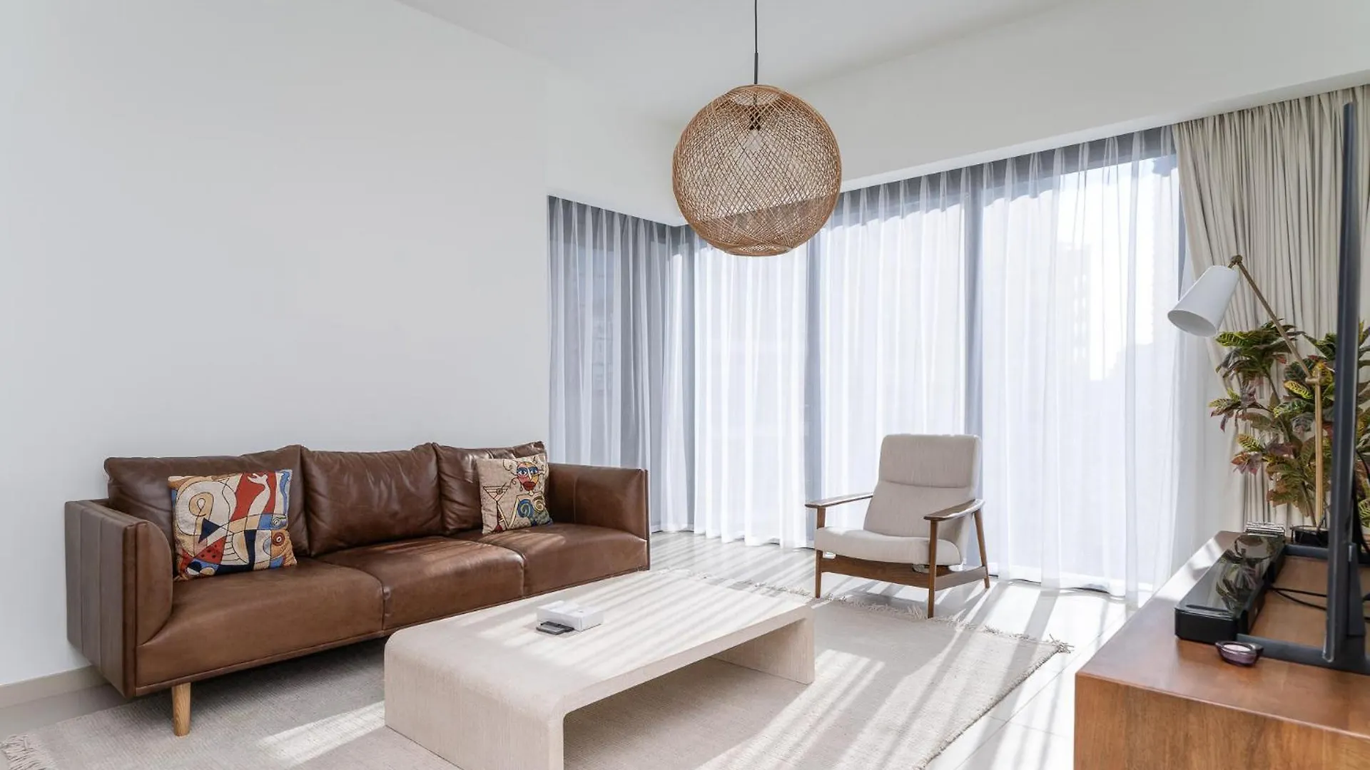 Act Towers 2 Bedrooms Dubai 0*,