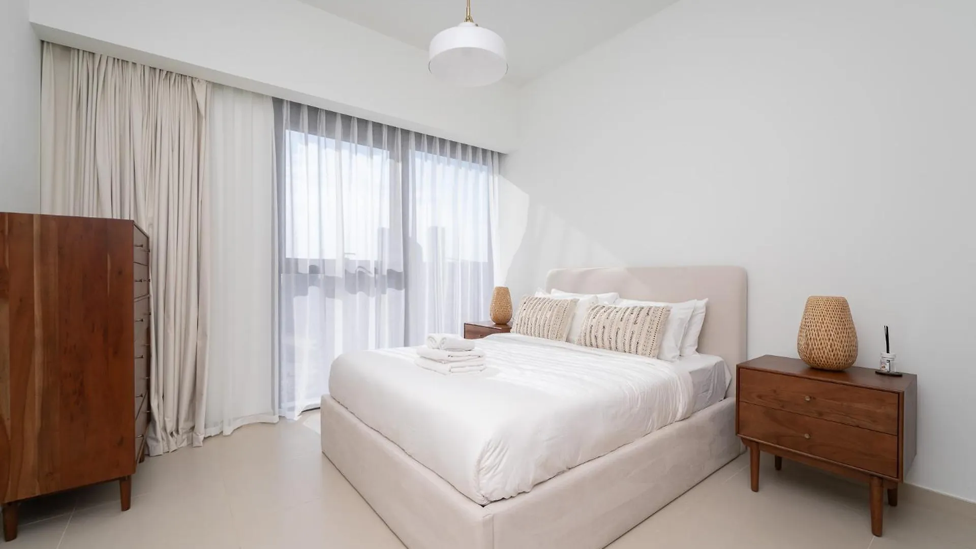 Act Towers 2 Bedrooms Dubai Forenede Arabiske Emirater